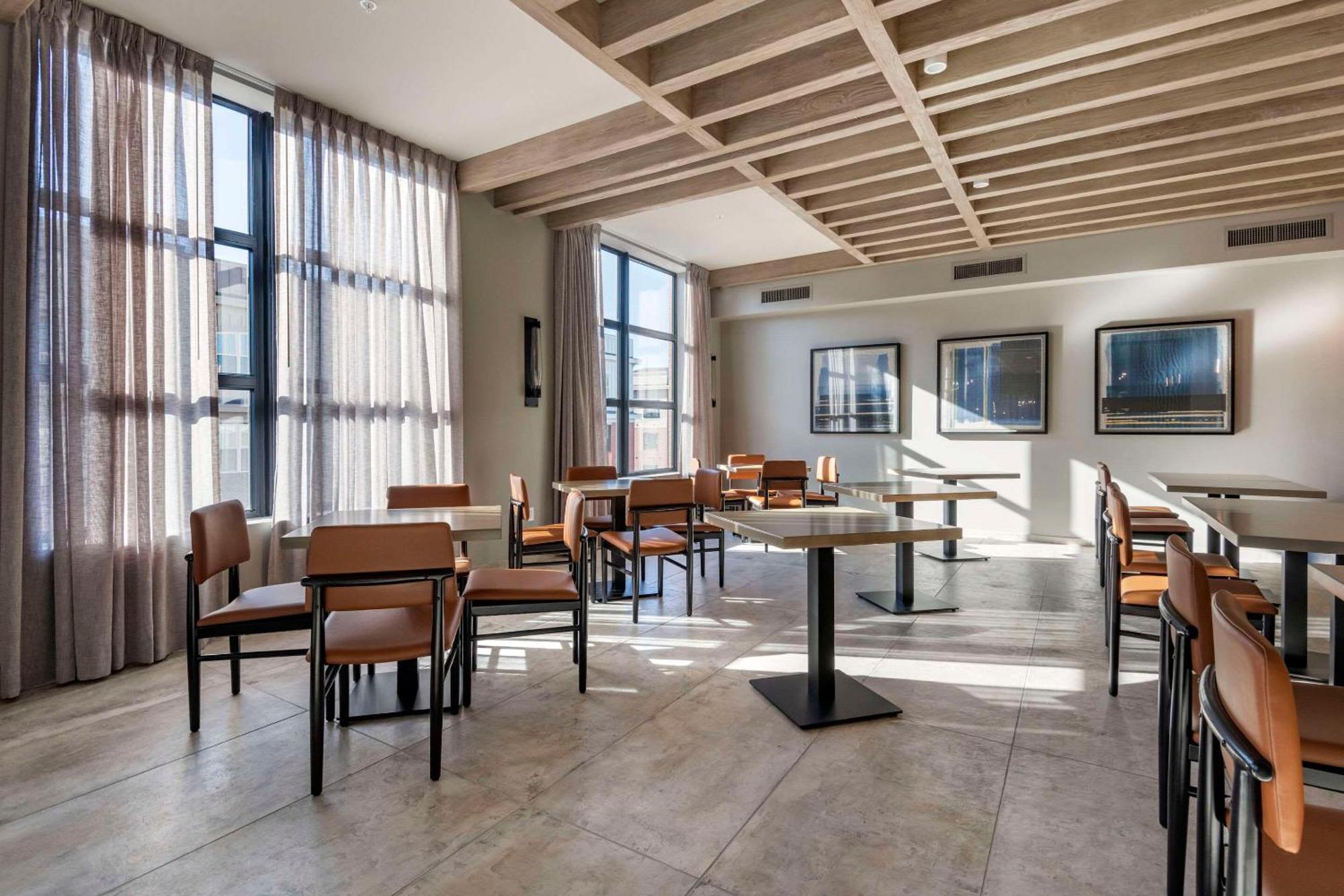 Cambria Hotel Portland Downtown Old Port Екстер'єр фото