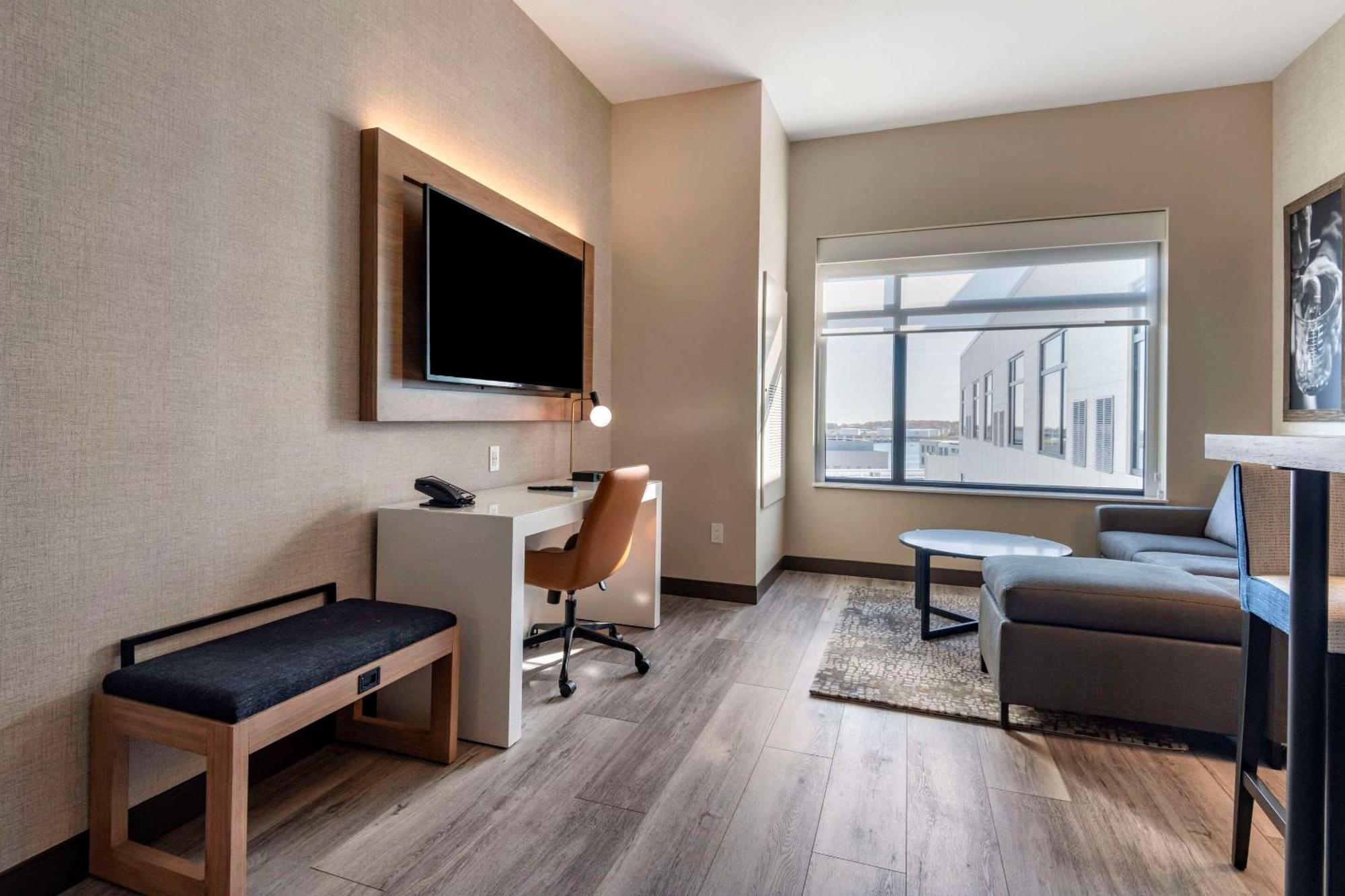 Cambria Hotel Portland Downtown Old Port Екстер'єр фото
