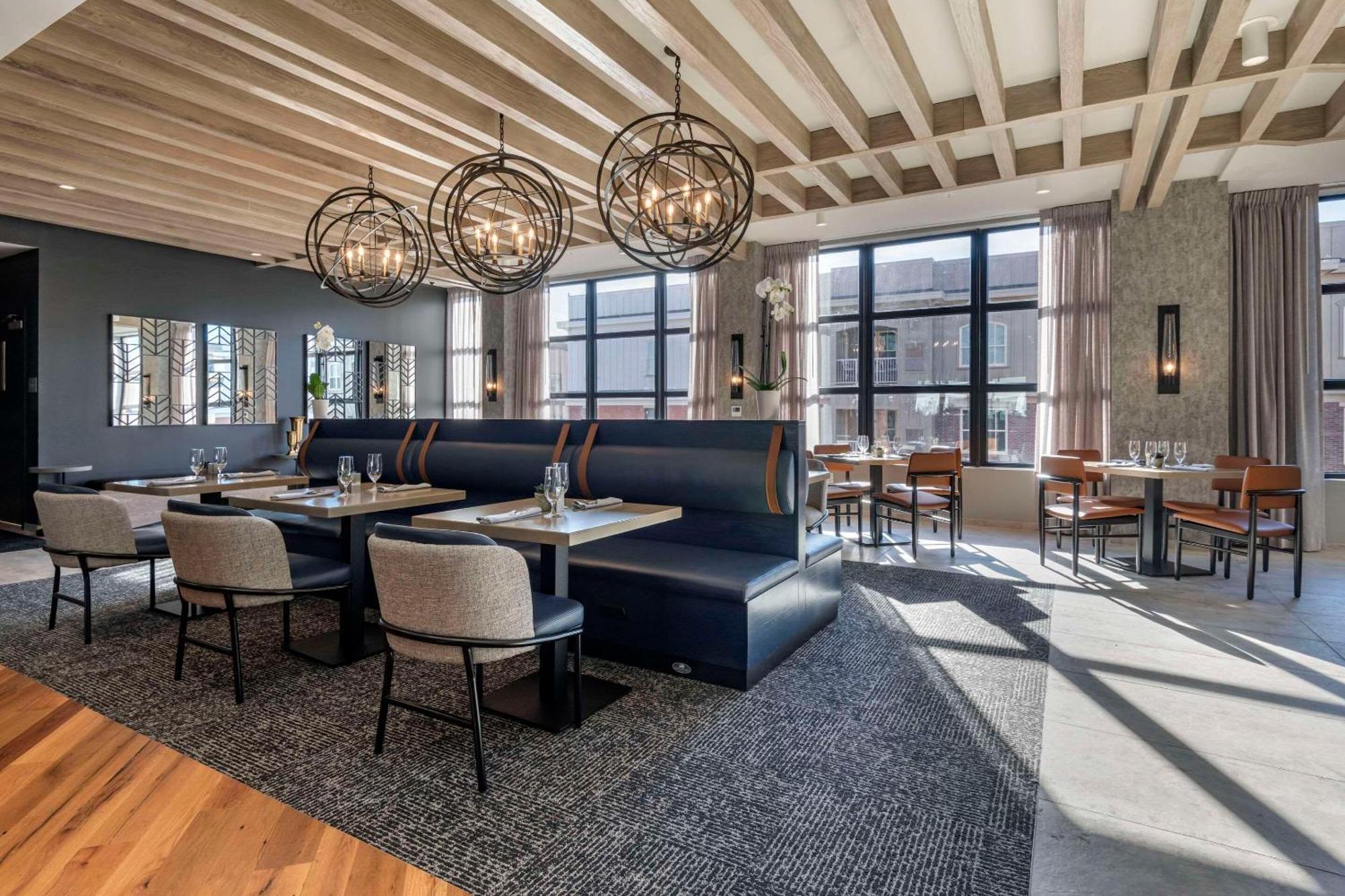 Cambria Hotel Portland Downtown Old Port Екстер'єр фото
