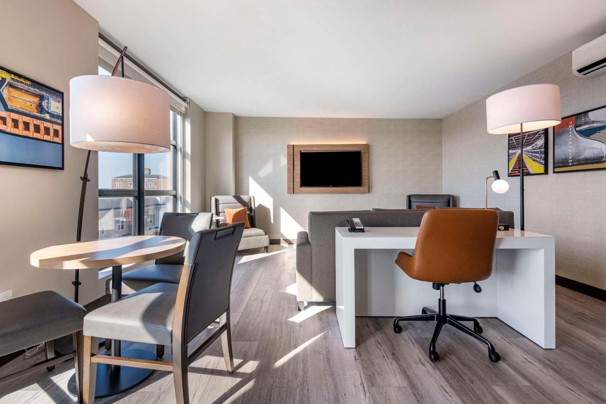 Cambria Hotel Portland Downtown Old Port Екстер'єр фото