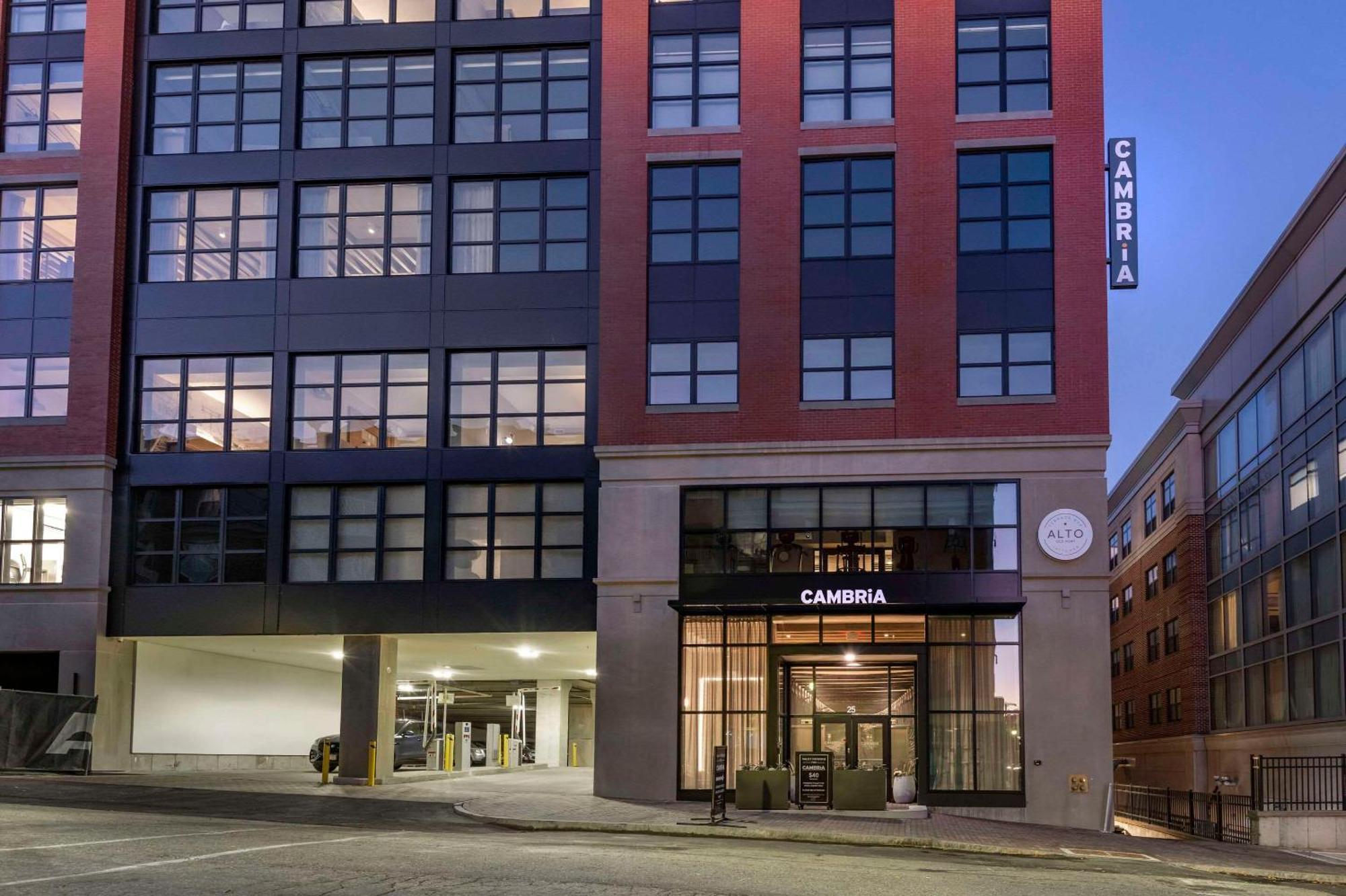 Cambria Hotel Portland Downtown Old Port Екстер'єр фото