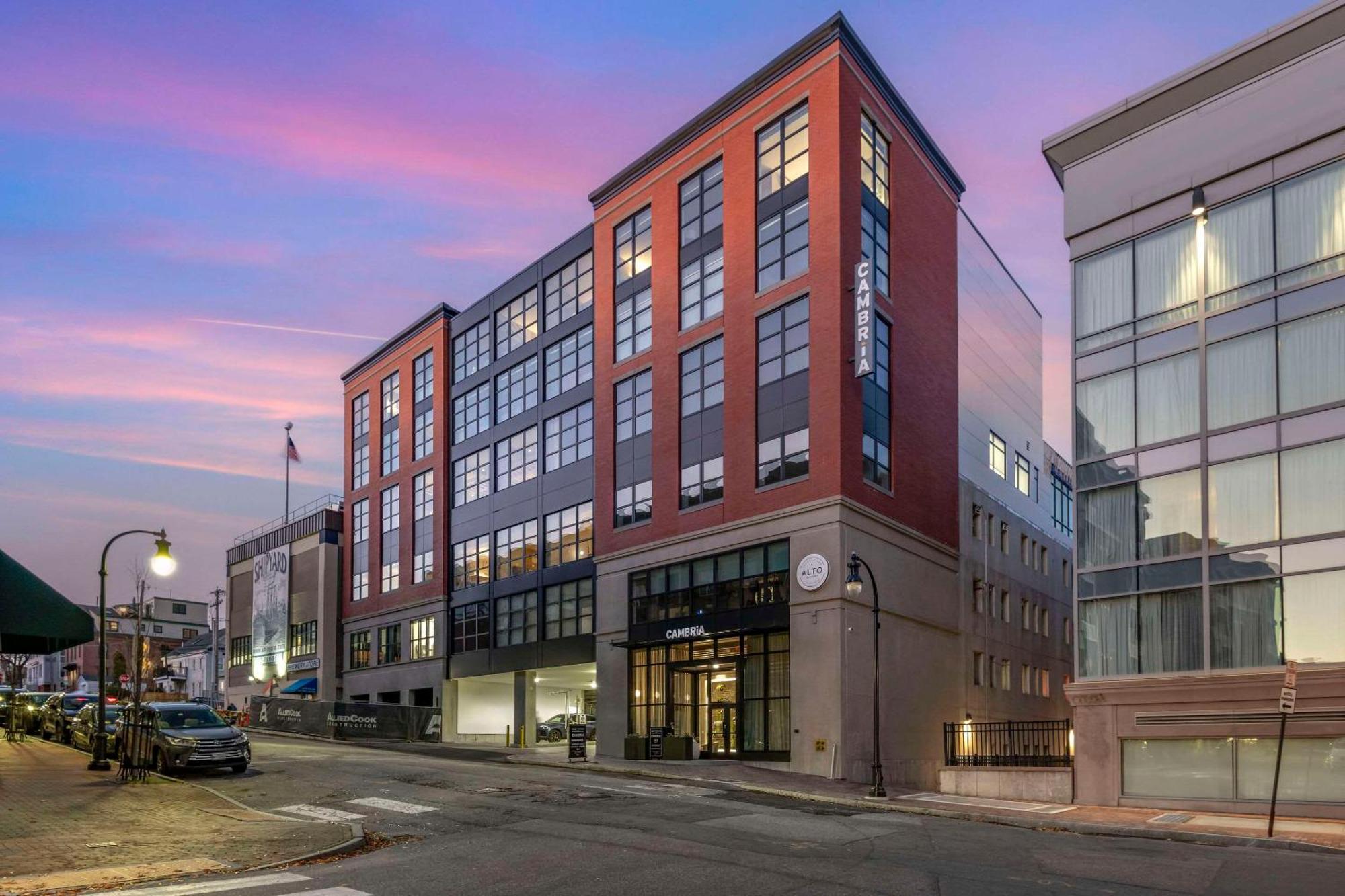 Cambria Hotel Portland Downtown Old Port Екстер'єр фото