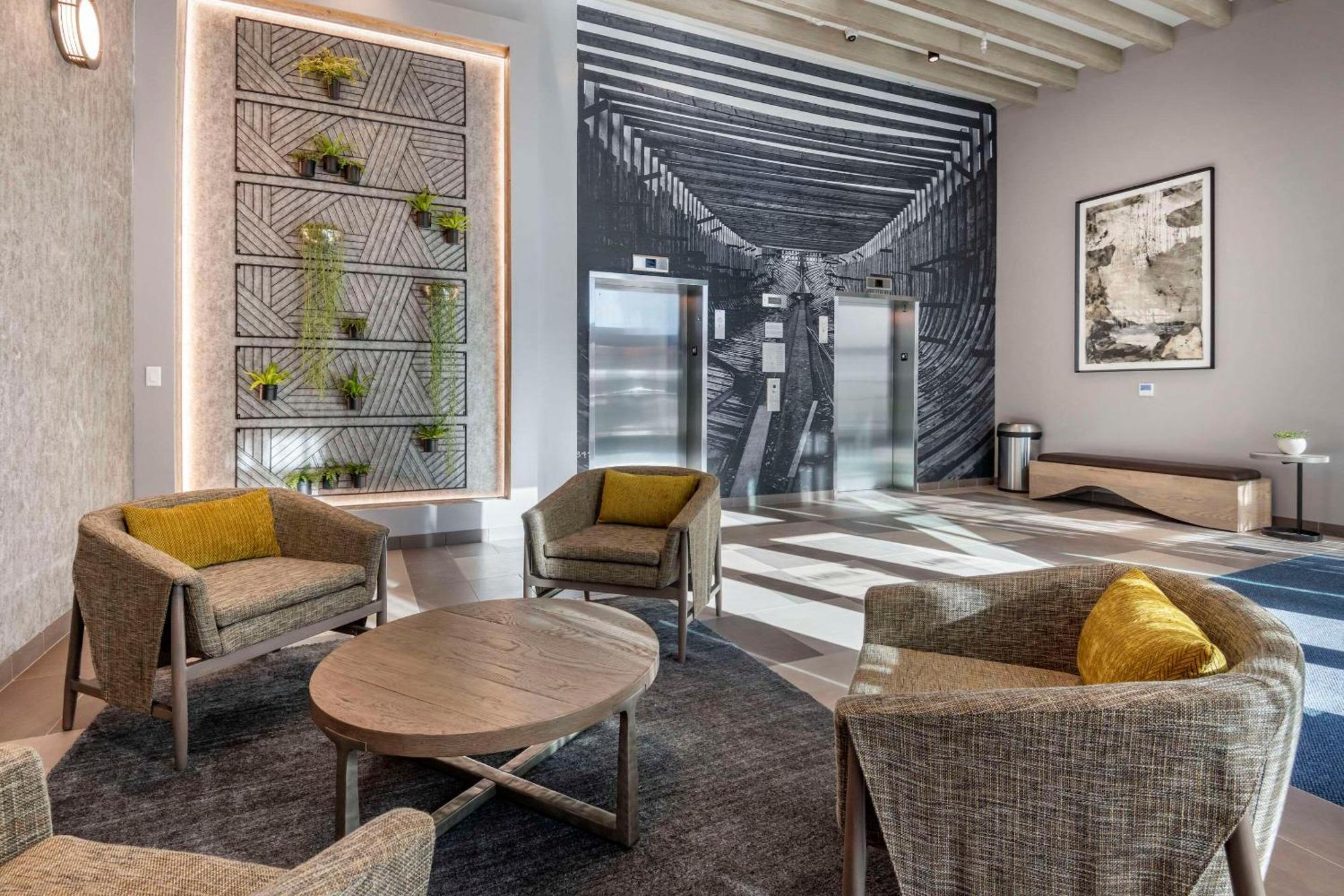 Cambria Hotel Portland Downtown Old Port Екстер'єр фото
